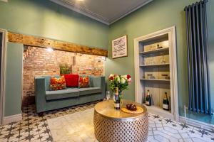 19 High Petergate - Next to York Minster