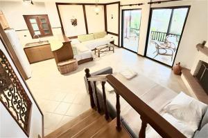 Nikolas Villa Hanioti 3 bedrooms 14 guests