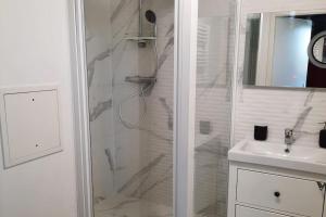 Appartements Magnifique appartement avec terrasse et parking, 8 Personnes : photos des chambres
