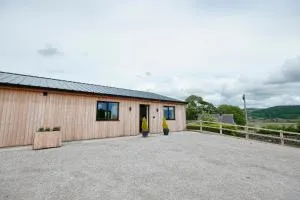 Ingleborough Lodge - Tosside