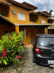 Linda casa em condomínio