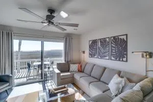 St Helena Island Vacation Rental Walk to Beach! - Oceanmarsh Subdivision