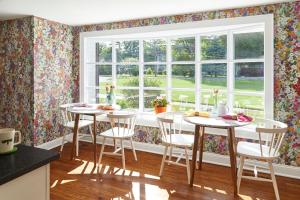 The Kent Collection - The Firefly Inn