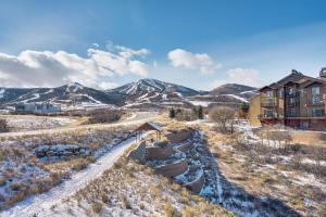 Stunning Mtn Views! All-Season Heber City Condo