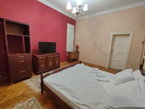 Red cross 58 apartment