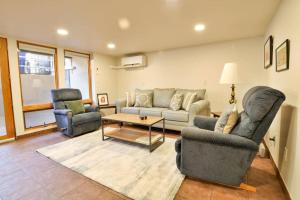 Violet @ Stella Ruby Cottages - Steps to Downtown