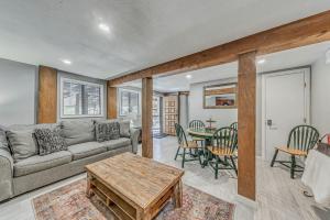 Ruidoso Retreat with Mtn Views about 20 Mi to Ski Apache