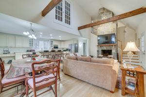 Peaceful Cavendish Retreat with Hot Tub and Fireplace!