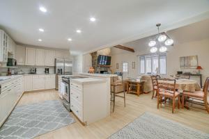 Peaceful Cavendish Retreat with Hot Tub and Fireplace!