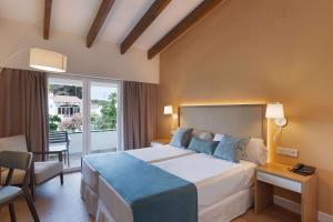 Double Room with Garden View room in AluaSoul Menorca - Adults Only