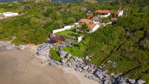 Refugio de piedra - Troncones