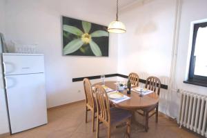 Apartments with parking space Njivice, Krk - 21871