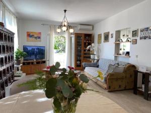 Apartments by the sea Postira, Brac - 22160