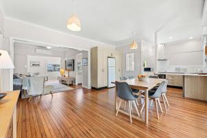 Location, Location, Location ! The Light House Cottage Narooma