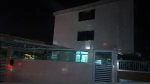 Kitnet 500 M da praia - Vila Balneária