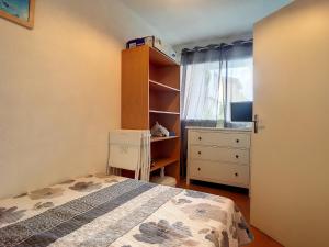 F2 Cabine, Terrasse, Parking, Proximité Plage - FR-1-715-81