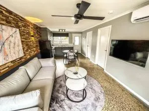 Geelong West Unit - Doroq