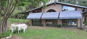 La Calma, casa frente al río, gran parque y pileta