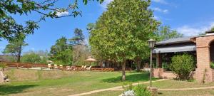 La Calma, casa frente al río, gran parque y pileta