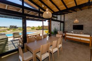 Casa Macondo - Casa de playa en Vichayito by WiroHouse