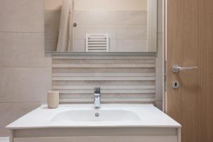 Konstanzer 44 - 1 camera, bucaterie, aer conditionat, masina de spalat