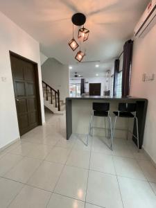 Eyu Sweet Home in Sitiawan 10-13 pax free wifi