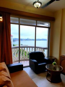 99 Glory Beach Resort - seaview, poolview, beachfront,wifi