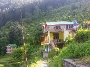 Shri Hari Nargis Home Stay - Jibhi