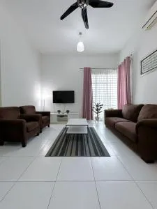 Cosy House For Family Or Group In Bukit Beruang Melaka - Kampong Sungai Putat