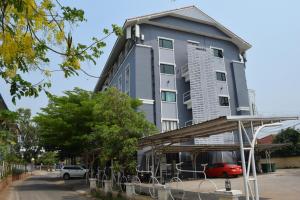 Chonlapruk Lakeside Hotel