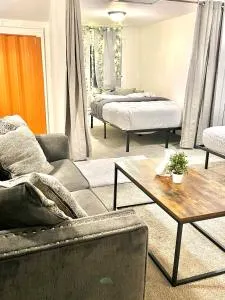 Two Bedroom Villa Studio with fireplace & Living room - Hazel Park