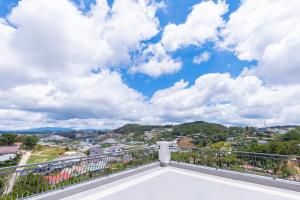 The Palm Villa 11 DaLat - 6 bedrooms - Pine Hill View