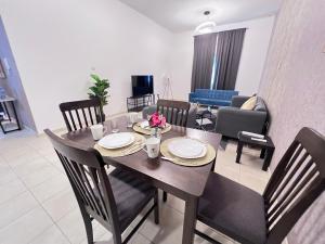 Cosmos Living Luxurious Suite D G
