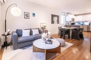 Ballard's Pet-Friendly Mid Century Home + Rooftop Deck - Seattle