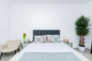 VayK - Modern 2BD in the Marina near Beach