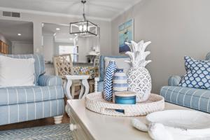 Sea Coast Gardens II 314