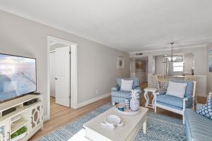 Sea Coast Gardens II 314