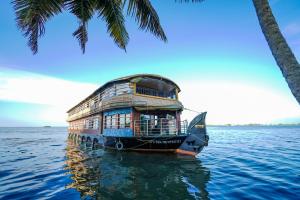 Venice Premium Houseboats Alleppey