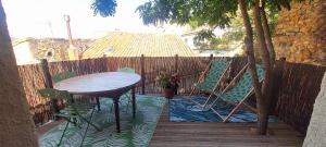 Maisons de vacances jolie maison avec terrasse : photos des chambres
