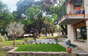 Maisons de vacances Cozy Home In Colonzelle With Private Swimming Pool, Can Be Inside Or Outside : photos des chambres