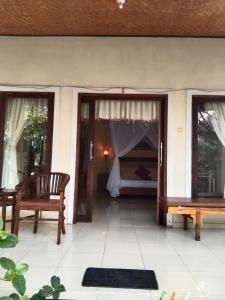 Phòng Giường Đôi Có Quạt Máy (Double Room with Fan)