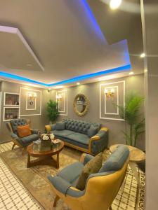 GOLDEN PALACE SEA ViEW