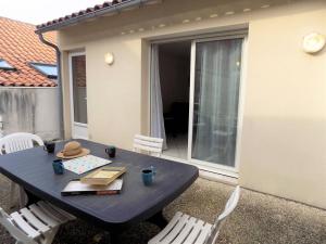 Villas Saint Palais sur Mer - MAISON MITOYENNE - cour privee - CENTRE VILLE : photos des chambres