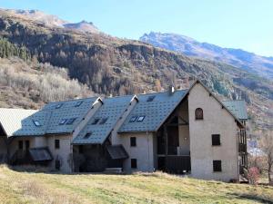 Grand appartement 4 chambres, proche centre et pistes, parking privatif - FR-1-330F-144