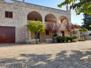 VILLA LISI