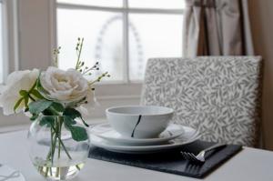 Seaview Regency Apartment With Private Parking