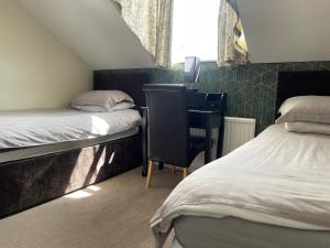 Twin Room room in Burton Villa Guest House
