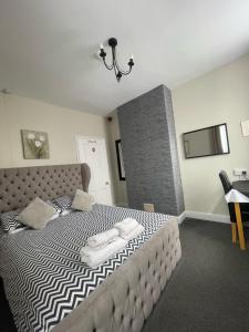 Double Room room in Burton Villa Guest House