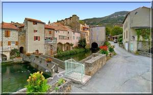Maisons d'hotes Chambre d hotes independante dans village medieval : photos des chambres