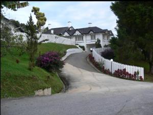 Bukit Ruil Bungalow - Clementine Suite